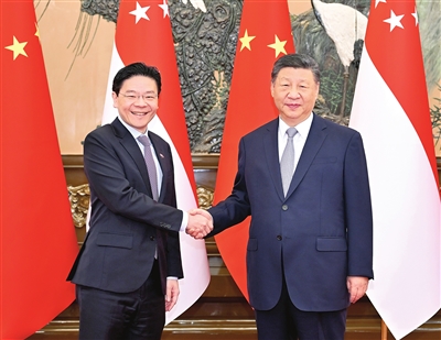 习近平会见新加坡总理黄循财